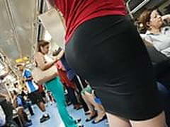 Hot big booty in tight skirt candid Online | xvideosearch.com