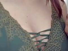 Hot Couple Kissing in Public Place - Feeling Good HD | xvideosearch.com