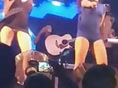 Monique moral sem calcinha no show HD | xvideosearch.com