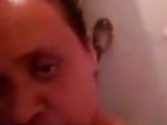 Zuca tomando duche HD | xvideosearch.com