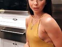 Sarah Hyland with pokie nipples in short yellow dress Full Video | xvideosearch.com