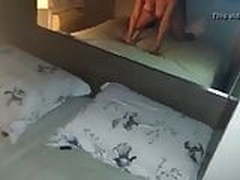 Um metendo e outro esperando bons tempos de boate Online | xvideosearch.com