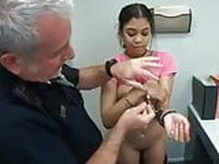 Teen verhaftet Hot Clip | xvideosearch.com