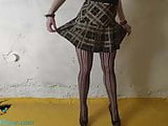 You Wanna Be Under Her Heel - Fetish Foot Free XXX | xvideosearch.com