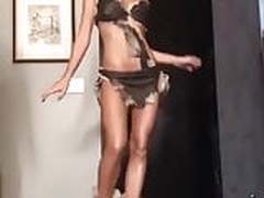 Emily Ratajkowksi in sexy Halloween costume, 2018 Hot Clip | xvideosearch.com