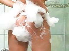 Teen Playin in the Tube HD | xvideosearch.com