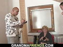 Very hot grandma pleases two delivery men HD | xvideosearch.com