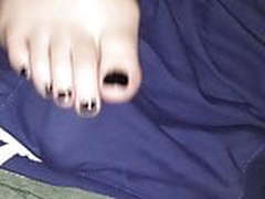 GF prepairing me with her feet Full Video | xvideosearch.com