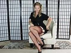 Pantyhose clad sexy feet and legs Online | xvideosearch.com