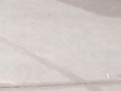 gostosa sentada de shortinho chupando sorvete HD | xvideosearch.com