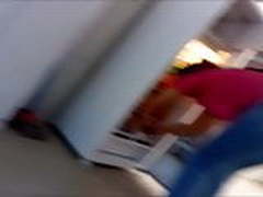 gostosa de jeans mexendo na geladeira Full Video | xvideosearch.com