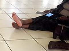 Resting her sexy bare ebony feets, big soles Hot Clip | xvideosearch.com