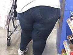 Black Donkey Thick Cougar walking Hot Clip | xvideosearch.com