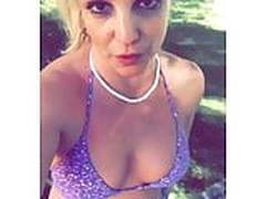 Britney Spears Cute and Sexy Bikini Workout Online | xvideosearch.com