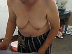 Chinese granny in the bath 2 Online | xvideosearch.com