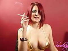 Smoking sexy girl HD | xvideosearch.com