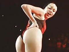 Miley Cyrus Showing off her ass Free XXX | xvideosearch.com