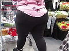 Fat and wide ass Latina BBW in leggings closup HD | xvideosearch.com