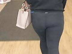 Thick ass in black leggings Free XXX | xvideosearch.com