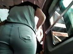 Bunda de novinha descendo da van (rapidinha) HD | xvideosearch.com