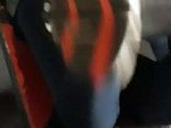 Os caras olhando para bunda dela e eu baixei a blusa dela kk HD | xvideosearch.com