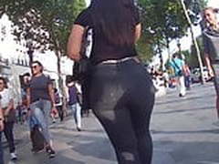 Stunning BIG ASS beauty in tight jeans... wow Online | xvideosearch.com