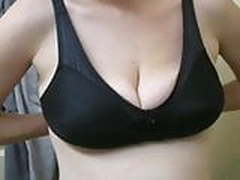 Montres tes gros seins Full Video | xvideosearch.com