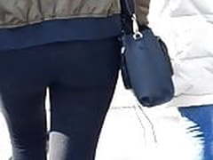 Blonde in black leggins Full Video | xvideosearch.com