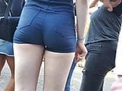 SEXY ASS IN SHORTS Online | xvideosearch.com