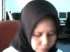 indonesia- ibu jilbab tudung depan webcam Hot Clip | xvideosearch.com