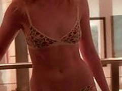 Elle Fanning - A Rainy Day in New York HD | xvideosearch.com