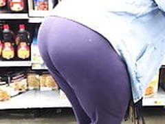 Busty Old African Cougar loving the attention 2.0 Online | xvideosearch.com