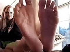 My Babysitters Feet HD | xvideosearch.com