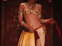 Belly Dancer flashes crowd after sensuous dance Online | xvideosearch.com