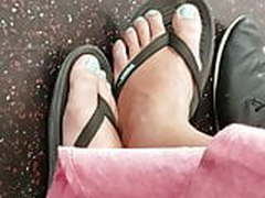 Candid feet Free XXX | xvideosearch.com