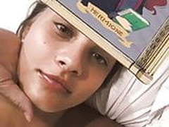 Atriz ValentinaBulc Pagando Peitinho 2020 HD Full Video | xvideosearch.com