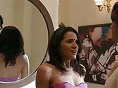 Shruti seth sexy scenes with arjun rampal in Rajneeti HD | xvideosearch.com