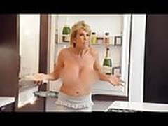 Hot mom Online | xvideosearch.com