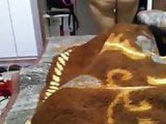 Karisini giyinirken gizlice ceken koca Online | xvideosearch.com