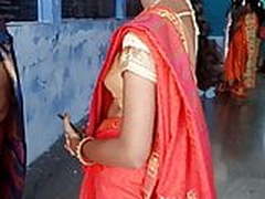 Tamil hot young college girl side boobs in temple (HD)