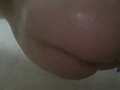 Coroa mostrando a bunda no banho Free XXX | xvideosearch.com