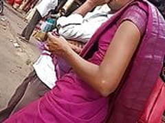 Tamil hot office girl side boobs and navel show in bus stop 