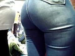 Morena gostosa no trem HD | xvideosearch.com