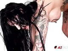 Baiser tatouage Hot Clip | xvideosearch.com