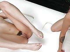 Two Hot Girls Have A UNFORGETTABLE Threesome Free XXX | xvideosearch.com