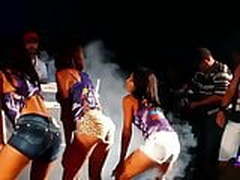 Novinhas Gostosas Dancando no Baile Funk HD | xvideosearch.com