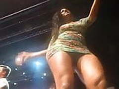 Morena Gostosa Sambando de Vestidinho e mostrando a Calcinha Online | xvideosearch.com