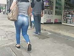 Gostosa de jeans Full Video | xvideosearch.com