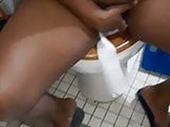 PISSING BLACK MILF ASS PUSSY EXPOSED Free XXX | xvideosearch.com