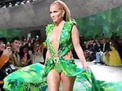 Jennifer Lopez in skimpy green dress, 2019. 02 HD | xvideosearch.com
